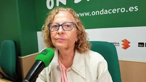 Una ilicitana denuncia las lesiones sufridas tras caer al suelo por el mal estado de la acera junto al CC L'Aljub Una ilicitana denuncia las lesiones sufridas tras caer al suelo por el mal estado de la acera junto al CC L'Aljub