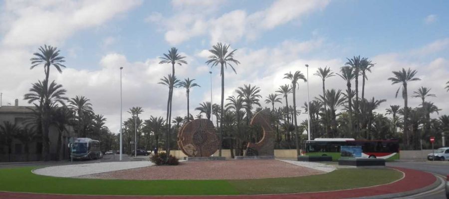 Rotonda de circulación en Elche. Rotonda de circulación en Elche.
