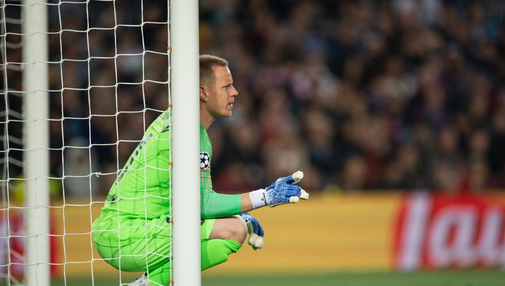 Ter Stegen, sobre la expulsión de Dembélé: "Espero que no sea grave y pronto esté con nosotros" Ter Stegen, sobre la expulsión de Dembélé: "Espero que no sea grave y pronto esté con nosotros"