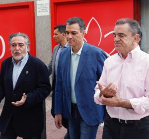 Pedro Sánchez y Pepu Hernández en el barrio de Usera Pedro Sánchez y Pepu Hernández en el barrio de Usera