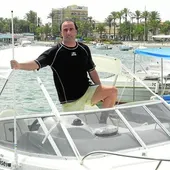 PINA EN SU YATE PINA EN SU YATE