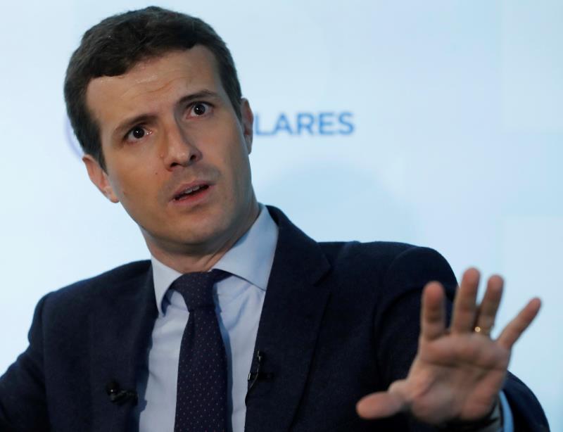 Casado dice que el informe de los letrados sobre los presos es "concluyente" y avisa de que el PP no va a pasar "ni una" Casado dice que el informe de los letrados sobre los presos es "concluyente" y avisa de que el PP no va a pasar "ni una"