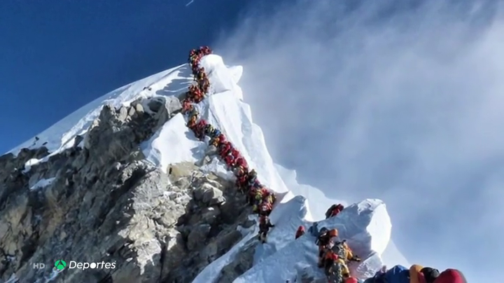 Aventura: Las largas colas para coronar el Everest episode artwork