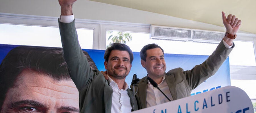 El candidato del PP, Beltrán Pérez, junto al presidente de la Junta, Juanma Moreno. El candidato del PP, Beltrán Pérez, junto al presidente de la Junta, Juanma Moreno.