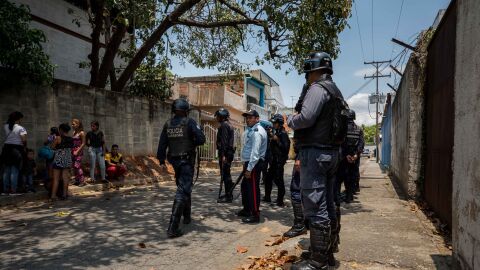  n la imagen, miembros de la Polic&iacute;a en las inmediaciones de un centro de reclusi&oacute;n en Venezuela En la imagen, miembros de la Polic&iacute;a en las inmediaciones de un centro de reclusi&oacute;n en Venezuela. 