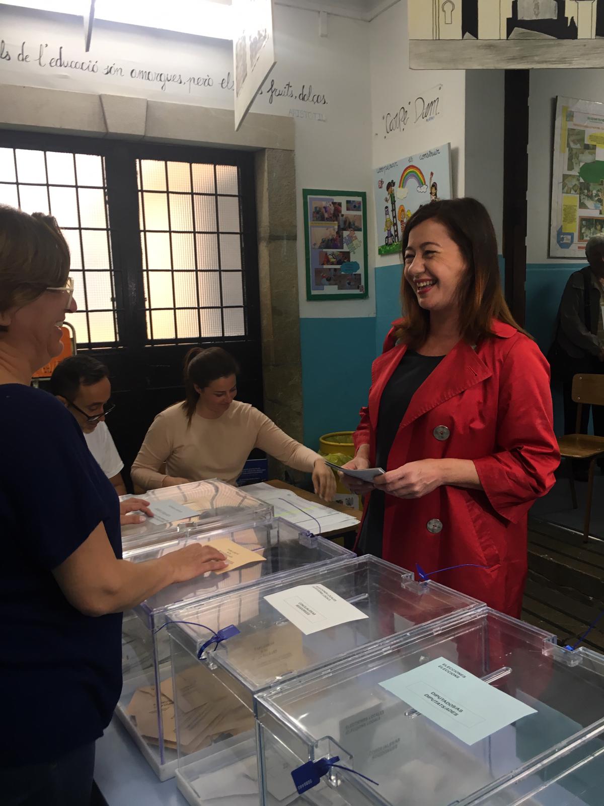 Armengol pide a los votantes "una movilización masiva" Armengol pide a los votantes "una movilización masiva"