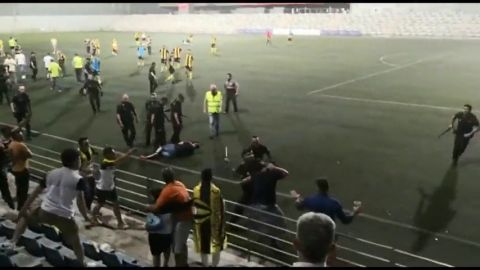 Un detenido tras una pelea multitudinaria en un partido de f&uacute;tbol en Alcal&aacute; de Guada&iacute;ra