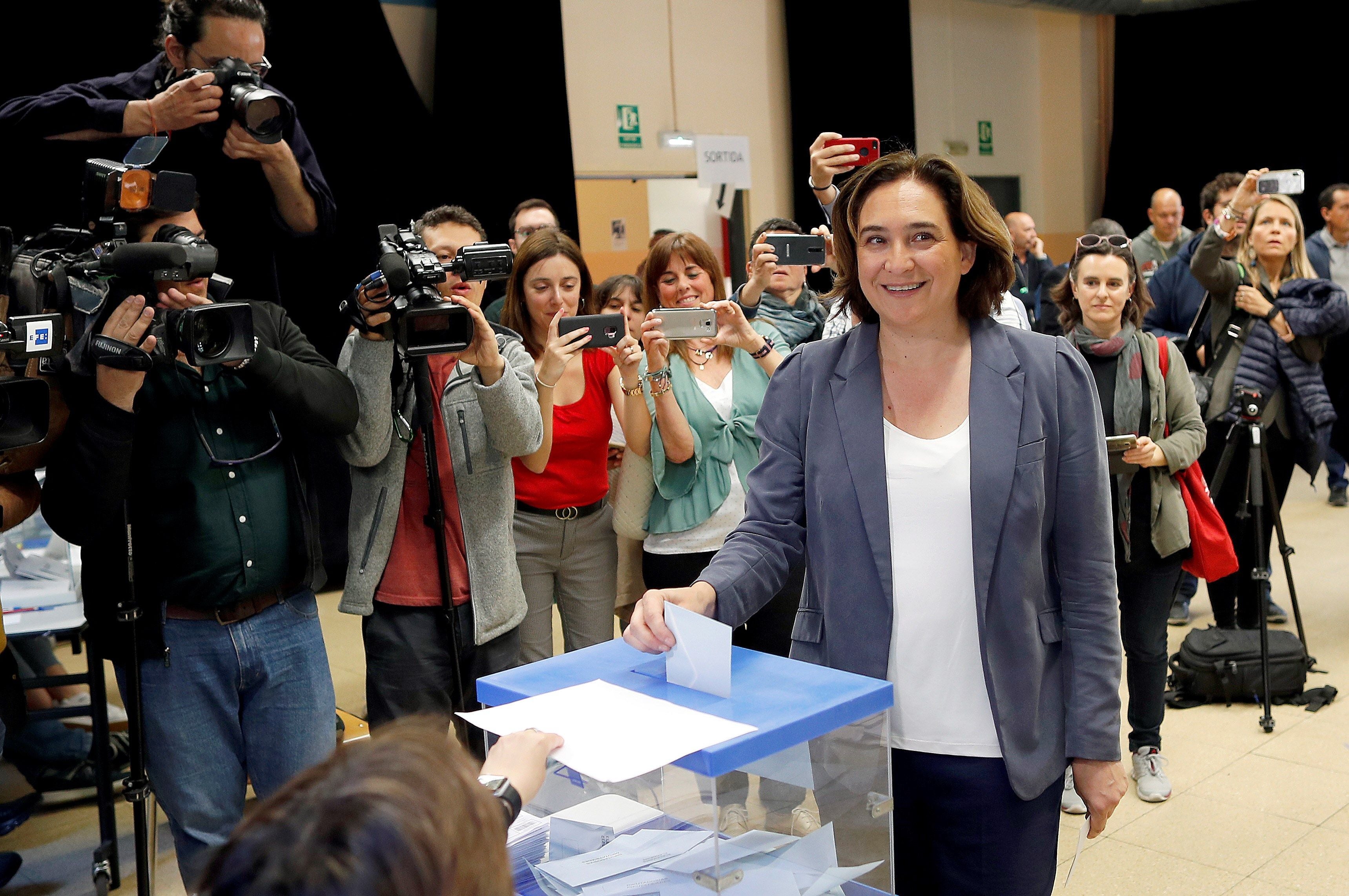 Colau pide una participación masiva para "conquistar el futuro" de Barcelona Colau pide una participación masiva para "conquistar el futuro" de Barcelona