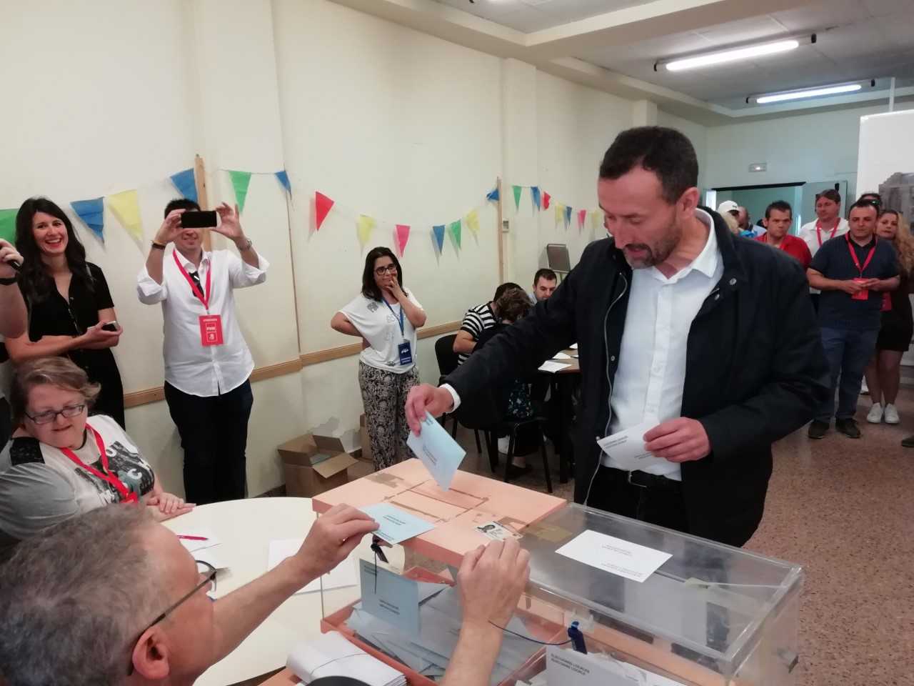 Carlos González: "Me siento orgulloso de poder representar al PSOE como candidato a revalidar la alcaldía de Elche" Carlos González: "Me siento orgulloso de poder representar al PSOE como candidato a revalidar la alcaldía de Elche"