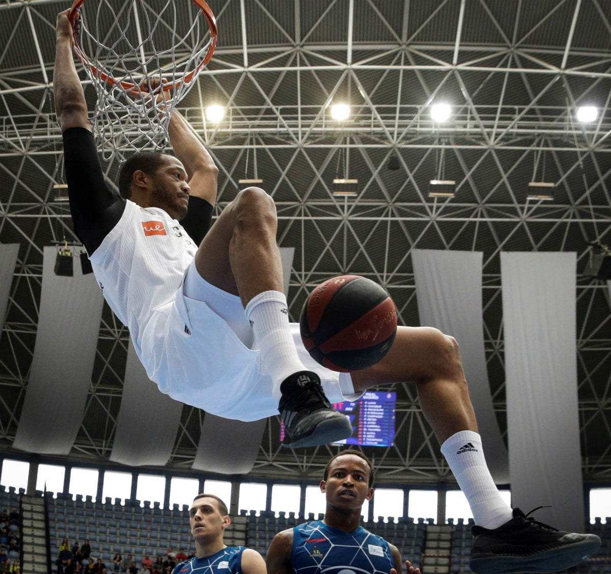 Real Madrid vs Manresa, Barça vs Joventut, Baskonia vs Zaragoza y Valencia vs Unicaja, partidos de 'playoff' de la ACB Real Madrid vs Manresa, Barça vs Joventut, Baskonia vs Zaragoza y Valencia vs Unicaja, partidos de 'playoff' de la ACB