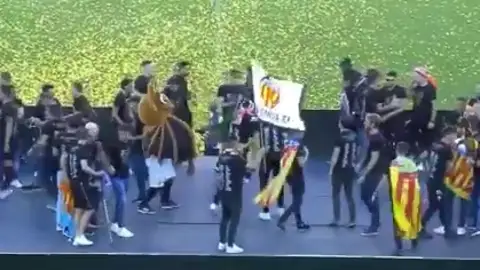 El momento en el que Gabriel Paulista se acuerda de Hugo Duro El momento en el que Gabriel Paulista se acuerda de Hugo Duro