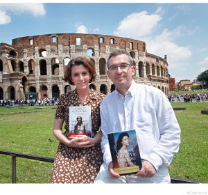 Ayanta Barilli y Santiago Posteguillo en Roma Ayanta Barilli y Santiago Posteguillo en Roma