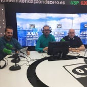 Borja Terán junto a Gustavo Vázquez, subdirector de La Sexta Noticias y Jesús Lozano, realizador de Antena 3 Noticias