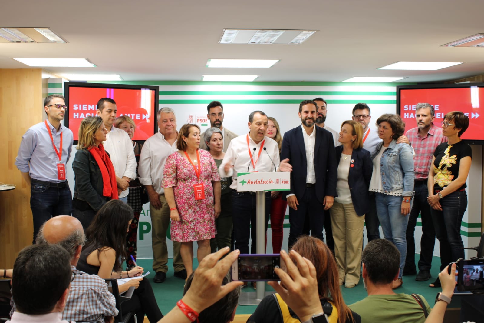El PP se hace con la victoria en la mayor parte de los grandes municipios y buscará pactar con Cs' para liderar de nuevo la Diputación El PP se hace con la victoria en la mayor parte de los grandes municipios y buscará pactar con Cs' para liderar de nuevo la Diputación