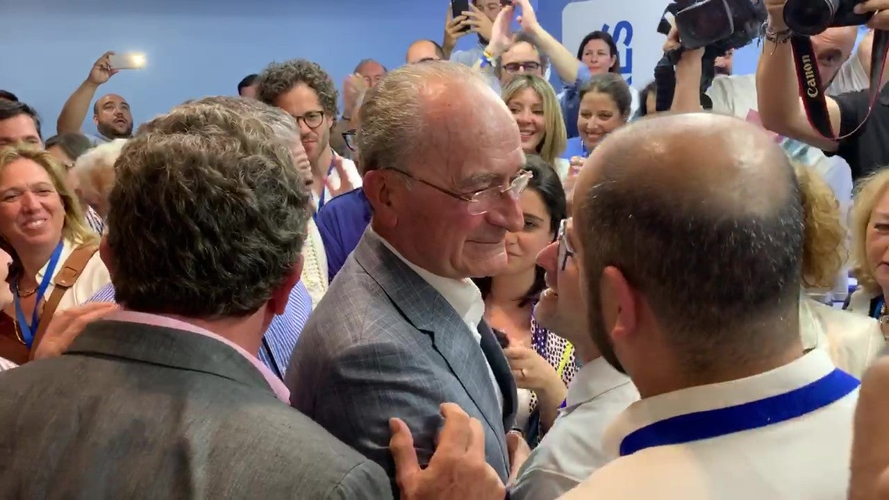 El recibimiento a De la Torre, tras su victoria en las municipales del 26-M El recibimiento a De la Torre, tras su victoria en las municipales del 26-M