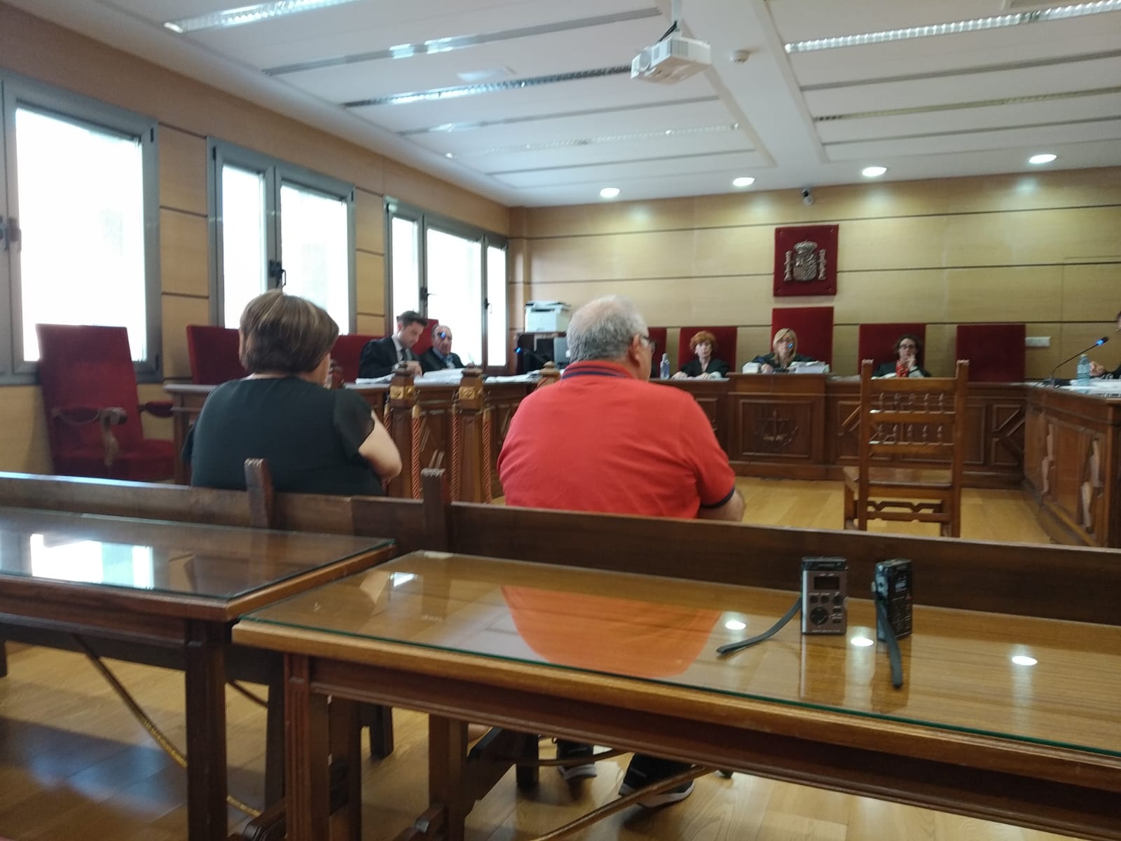 Juzgan en Ciudad Real a un matrimonio por apropiarse de 179.000 euros y 97 fincas de una anciana Juzgan en Ciudad Real a un matrimonio por apropiarse de 179.000 euros y 97 fincas de una anciana