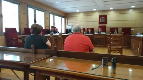 El matrimonio acusado, durante el juicio El matrimonio acusado, durante el juicio