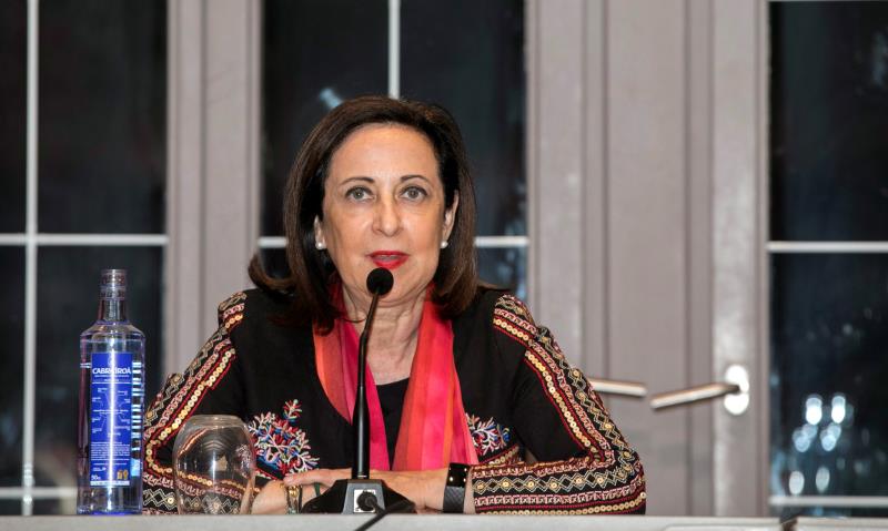 Robles felicita a las tropas españolas en el exterior por su labor "silenciosa y heroica" Robles felicita a las tropas españolas en el exterior por su labor "silenciosa y heroica"