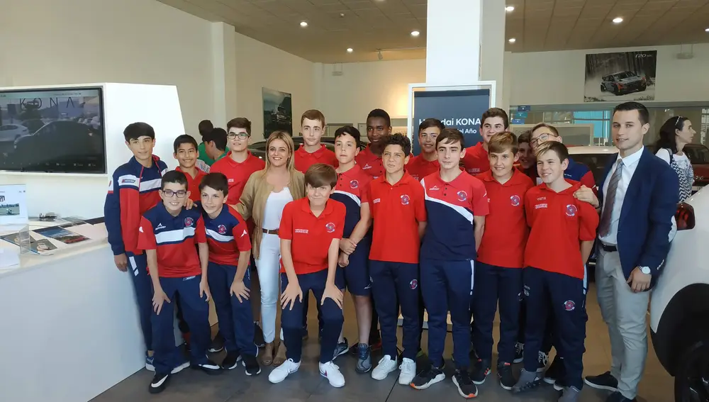 Niños de la UD Ourense en Hyupersa Niños de la UD Ourense en Hyupersa
