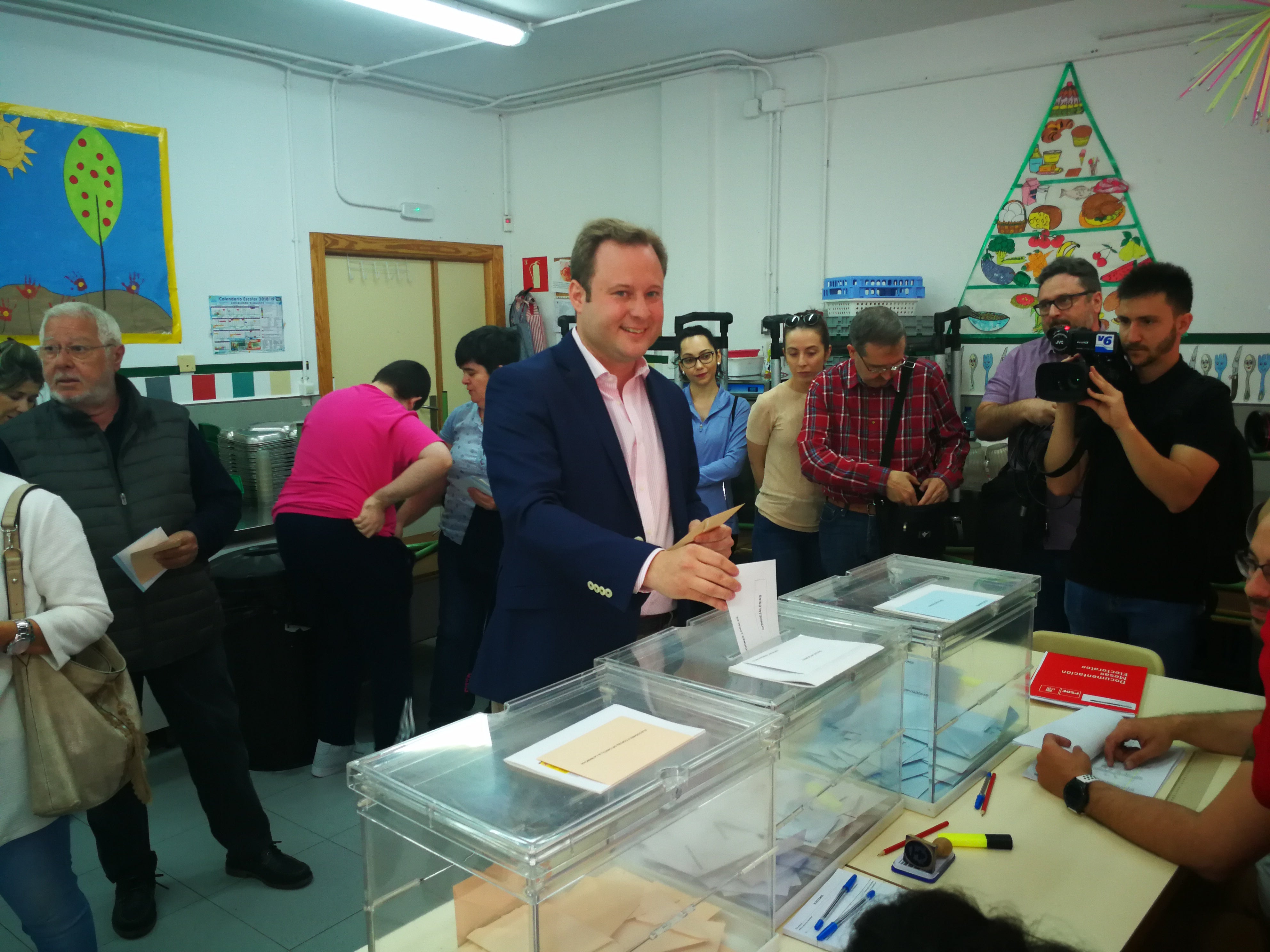 Vicente Casañ: "Queremos entrar a gobernar en el ayuntamiento" Vicente Casañ: "Queremos entrar a gobernar en el ayuntamiento"