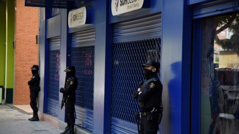 La Polic&iacute;a registra la sede del Huesca