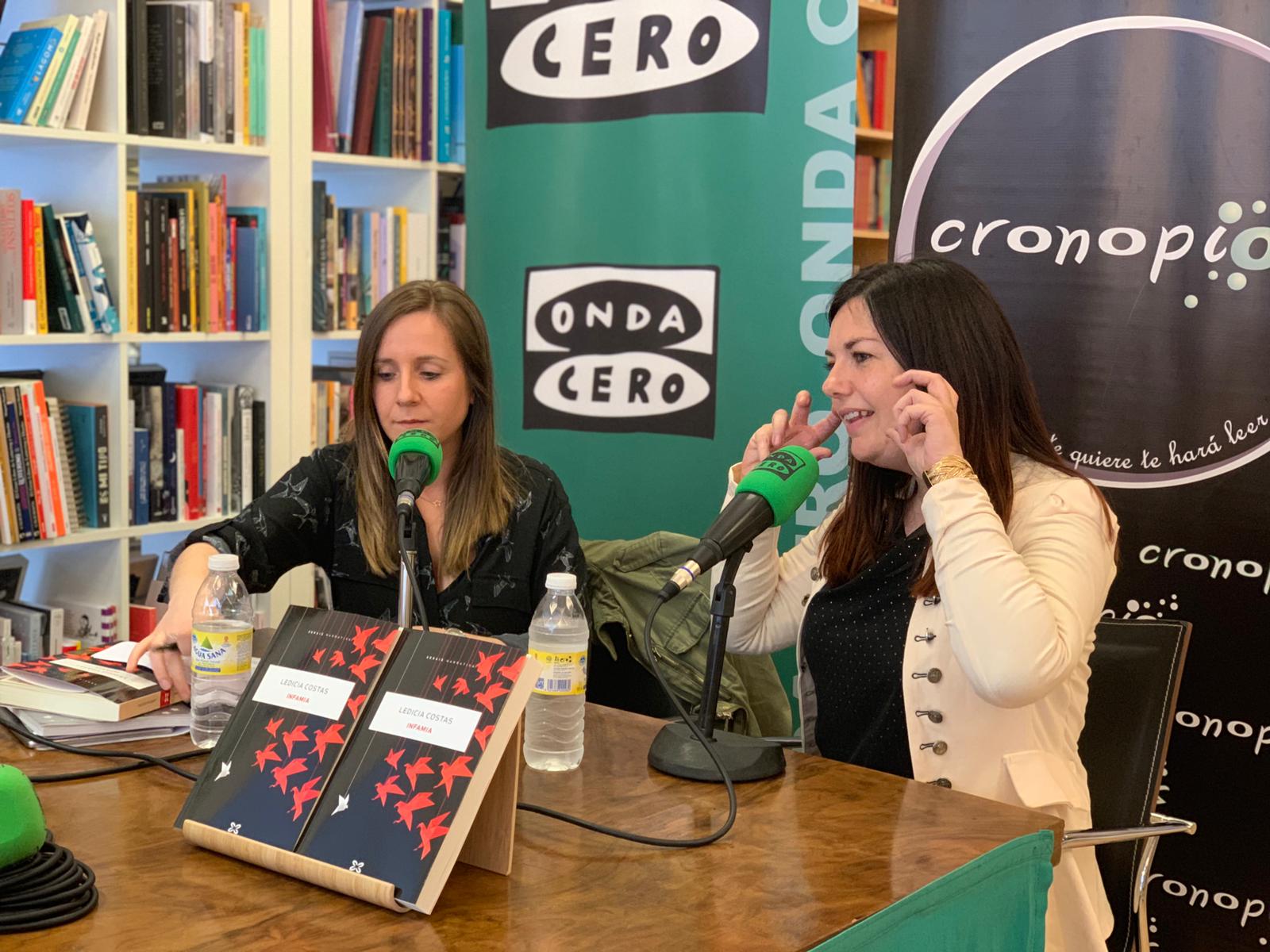 Ledicia Costas: "Quería escribir unha historia sobre a infancia desde o punto de vista adulto porque é a nosa patria" Ledicia Costas: "Quería escribir unha historia sobre a infancia desde o punto de vista adulto porque é a nosa patria"