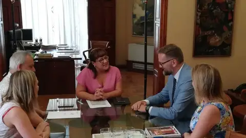El cónsul general británico, Lloyd Milen. Reunión en la Conselleria de Turismo