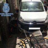Se estrella con una furgoneta cargada de droga 