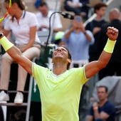 Rafa Nadal celebra su victoria sobre Nishikori en Roland Garros Rafa Nadal celebra su victoria sobre Nishikori en Roland Garros