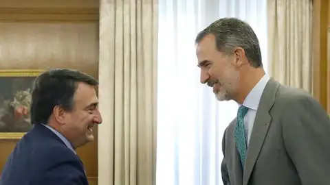 El Rey con Aitor Esteban en el Palacio de la Zarzuela. El Rey con Aitor Esteban en el Palacio de la Zarzuela.