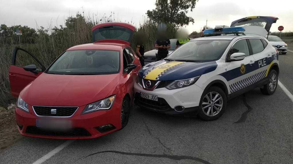La Policía Local de Elche detiene al conductor de un vehículo por conducción temeraria al intentar huir de los agentes La Policía Local de Elche detiene al conductor de un vehículo por conducción temeraria al intentar huir de los agentes