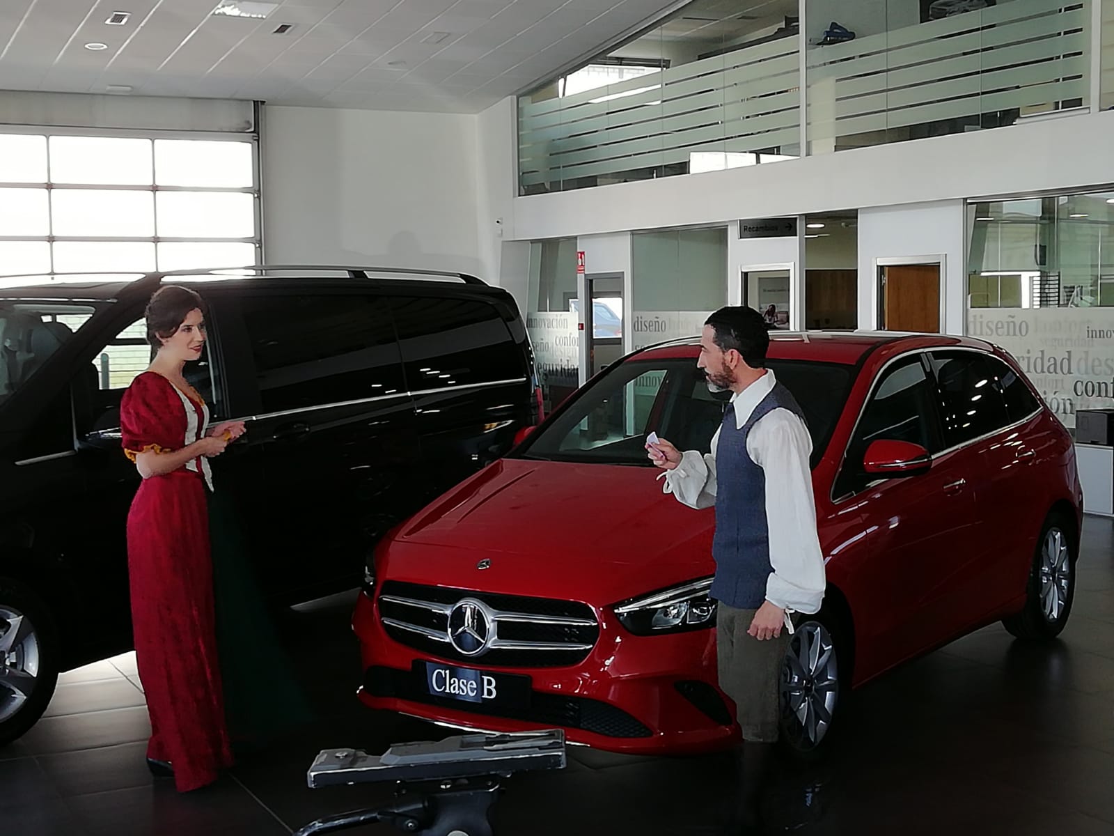 'El teatro de sus Mercedes' ofrecerá en Almagro teatro en automóviles para tres personas 'El teatro de sus Mercedes' ofrecerá en Almagro teatro en automóviles para tres personas