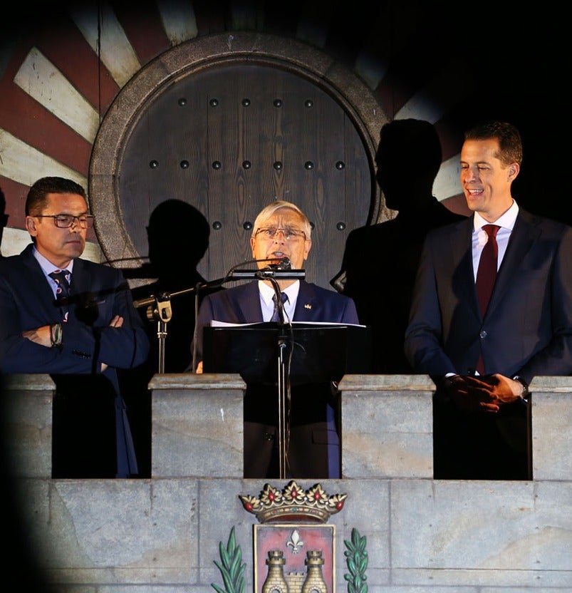 El pregón de Pepe Blanes levanta el telón de las fiestas de Moros y Cristianos de Elda El pregón de Pepe Blanes levanta el telón de las fiestas de Moros y Cristianos de Elda