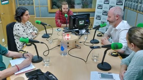 Hoy entre otras cosas tenemos tertulia pol&iacute;tica. Con Araceli Orozco (Adelante C&aacute;diz), Carmen S&aacute;nchez (PP), Jos&eacute; Ram&oacute;n Ortega (PSOE) y Sebasti&aacute;n 'Chano' Alba (Ciudadanos).