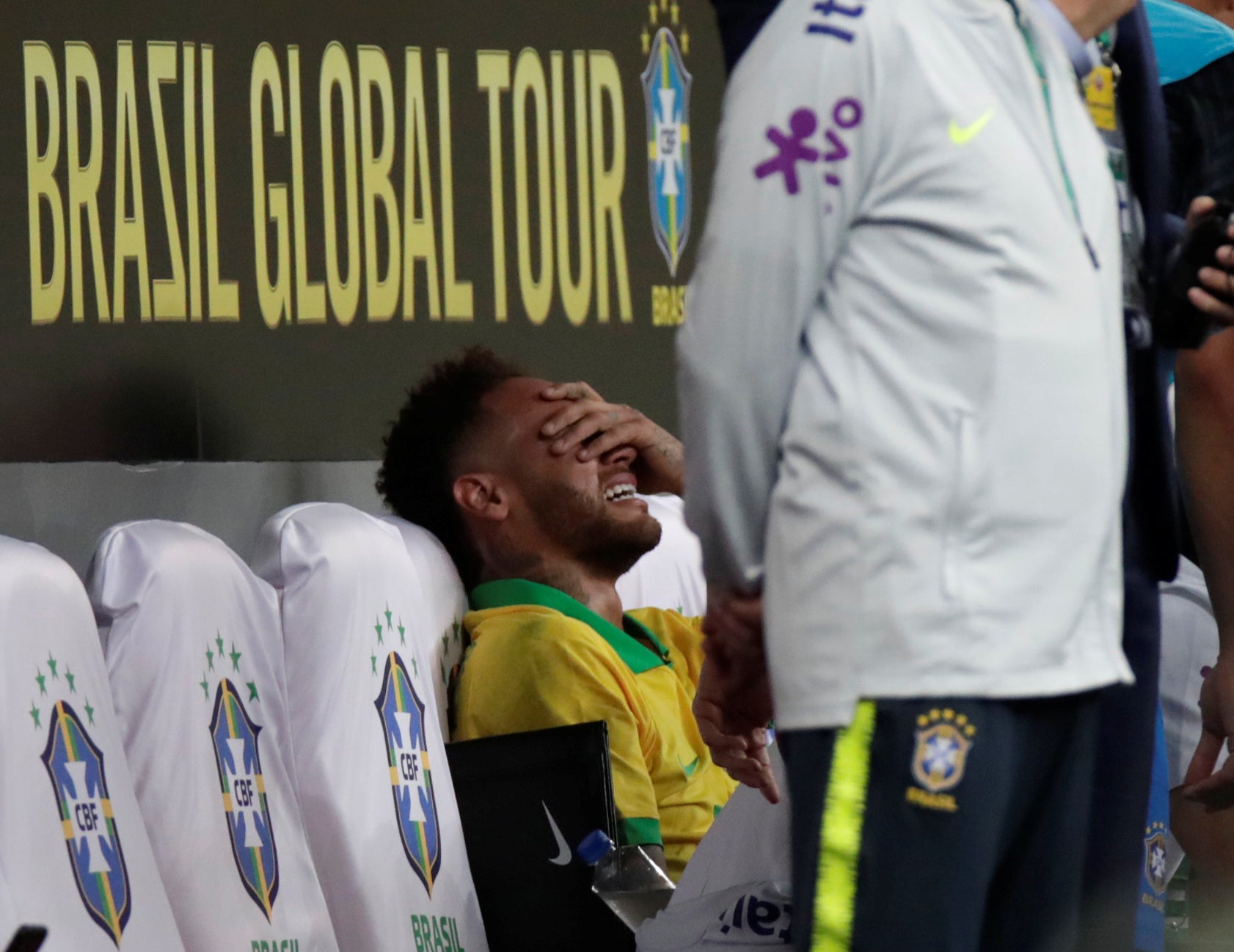 Neymar se lesiona y no jugará la Copa América Neymar se lesiona y no jugará la Copa América