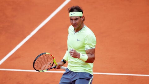 Rafa Nadal celebra un punto contra Federer
