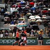 Djokovic se retira de la pista de Roland Garros Djokovic se retira de la pista de Roland Garros