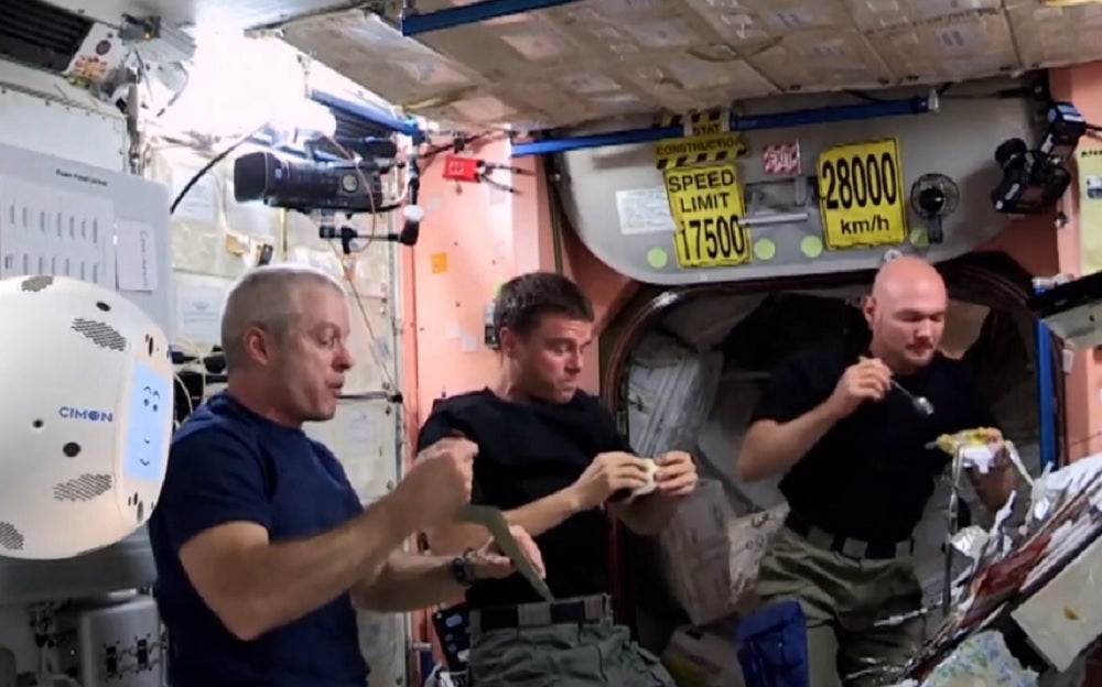 Fronteras del futuro: El pis de los astronautas Fronteras del futuro: El pis de los astronautas