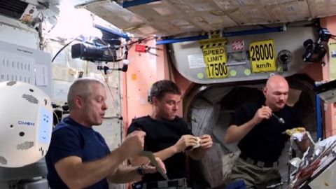 Imagen de archivo de astronautas en la Estaci&oacute;n Espacial Internacional