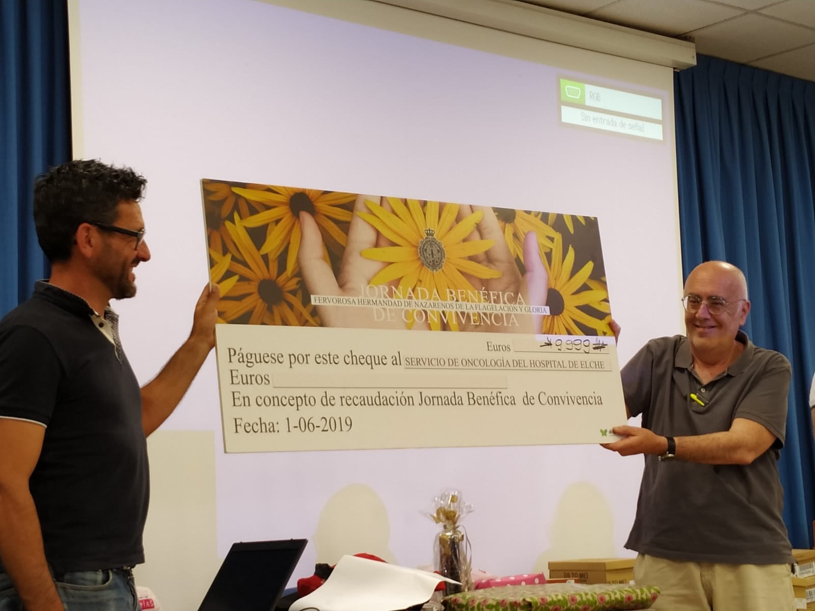 La Hermandad de la Flagelación y Gloria de Elche recauda 10.000 euros para una investigación contra el cáncer del Hospital General Universitario La Hermandad de la Flagelación y Gloria de Elche recauda 10.000 euros para una investigación contra el cáncer del Hospital General Universitario