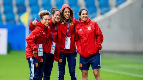 Amanda Sampedro, Marta Torrejón, Lola Gallardo y Silvia Meseguer, antes del arranque del Mundial de Francia Amanda Sampedro, Marta Torrejón, Lola Gallardo y Silvia Meseguer, antes del arranque del Mundial de Francia