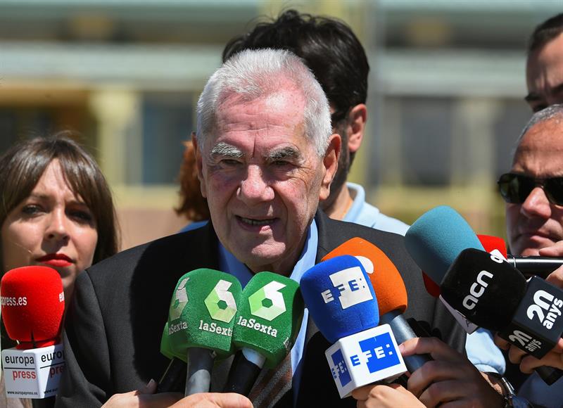 Maragall advierte a Colau de que el voto de Valls sería una "hipoteca permanente" Maragall advierte a Colau de que el voto de Valls sería una "hipoteca permanente"