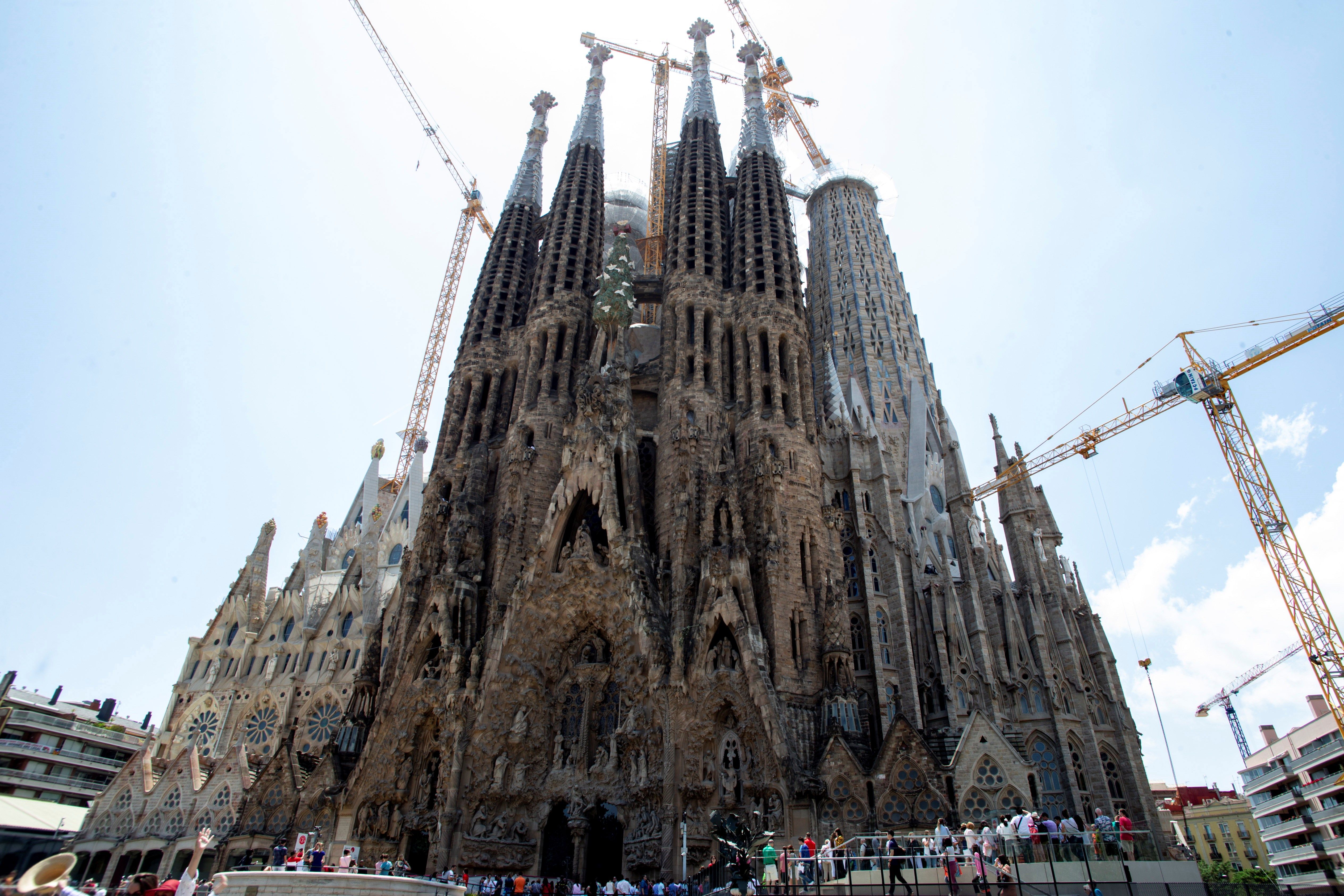 Joan Vila Grau, vidriero de la Sagrada Familia: "La luz y el color son la esencia del arte de la vidriería" Joan Vila Grau, vidriero de la Sagrada Familia: "La luz y el color son la esencia del arte de la vidriería"