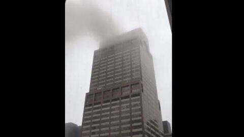 Un helic&oacute;ptero se estrella en Manhattan