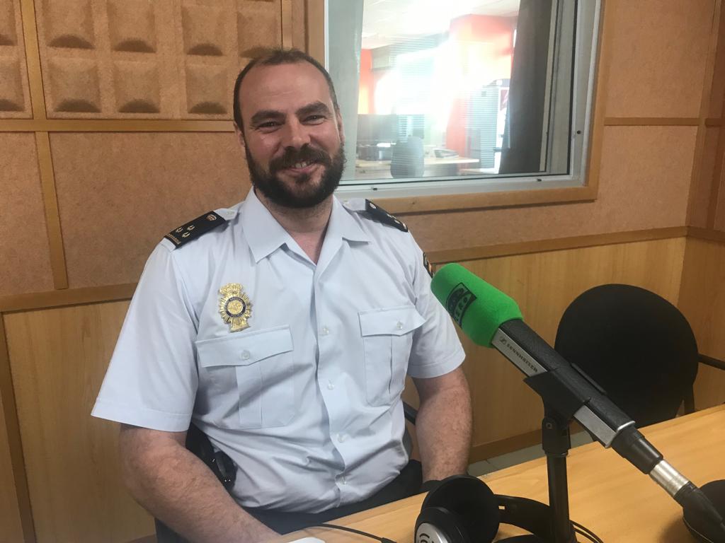 Inspector Agustín Muñoz "Sería conveniente que en los centros de salud y hospitales se crearan departamentos de seguridad" Inspector Agustín Muñoz "Sería conveniente que en los centros de salud y hospitales se crearan departamentos de seguridad"