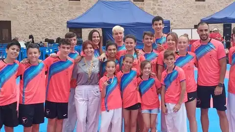 El Club Shotokan Carrús logra 15 medallas en el Open internacional de Santa Pola. KARATE
