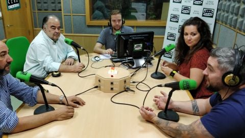 Hacemos balance de la temporada del C&aacute;diz CF en segunda divisi&oacute;n tras la &uacute;ltima derrota en Gij&oacute;n que termina con las posibilidades de jugar la liguilla de ascenso. Con Inma G&oacute;mez, Alfonso Ramallo, Jos&eacute; Romero y Jos&eacute; Silva. Modera Jos&eacute; Antonio Rivas. 