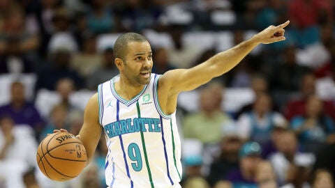 Tony Parker en su &uacute;ltimo equipo, los Charlotte Hornets