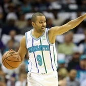 Tony Parker en su último equipo, los Charlotte Hornets Tony Parker en su último equipo, los Charlotte Hornets
