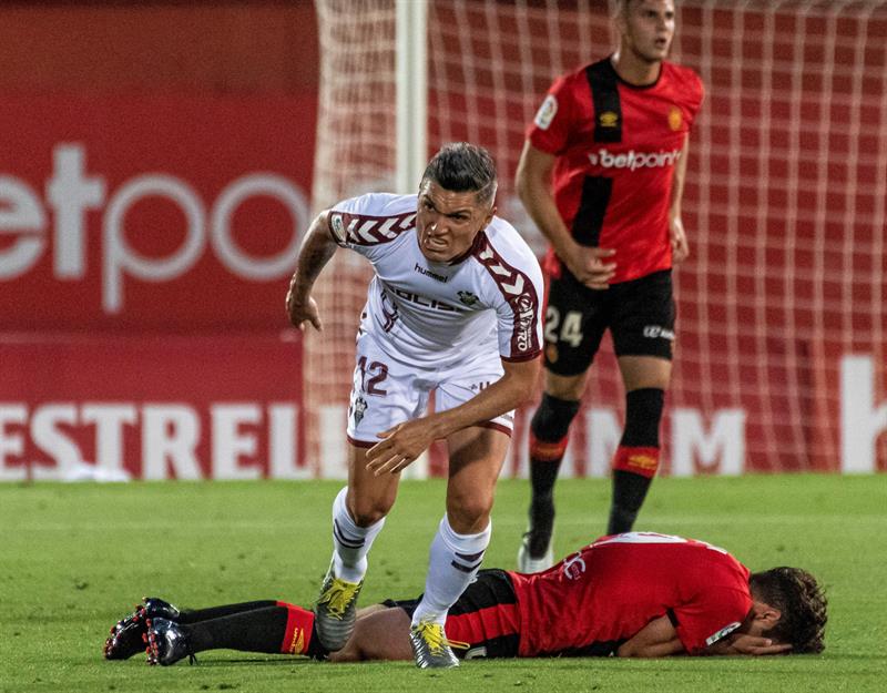 Mauro Pérez: "Cantan mucho los errores que hay en contra del Albacete y los errores a favor" Mauro Pérez: "Cantan mucho los errores que hay en contra del Albacete y los errores a favor"